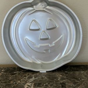 Wilton Halloween Pumpkin Cake Pan